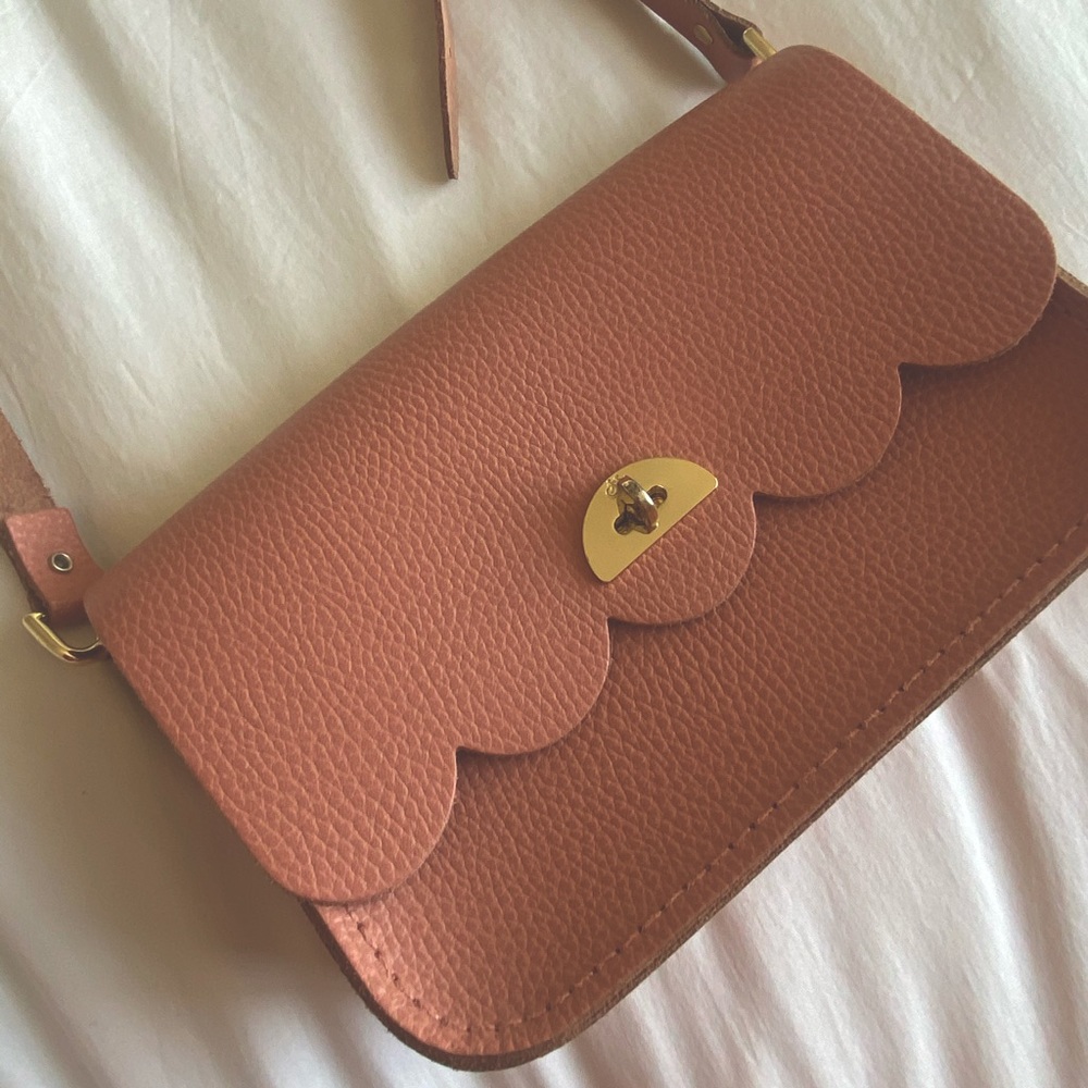 The cambridge satchel company scallop peach color